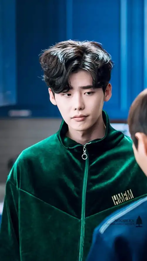 当你沉睡时李钟硕剧照