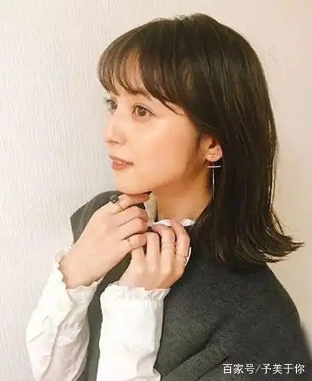 2021齐肩发50款烫发图片