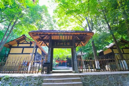 襄阳古隆中一山一水一卧龙