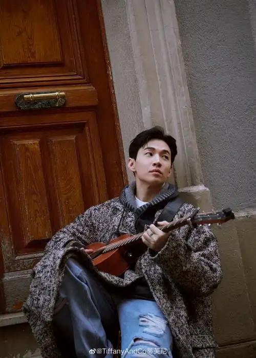 聚焦蒂芙尼品牌挚友@刘宪华henry-lau新歌mv浪漫花絮,佩戴蒂芙尼珠宝