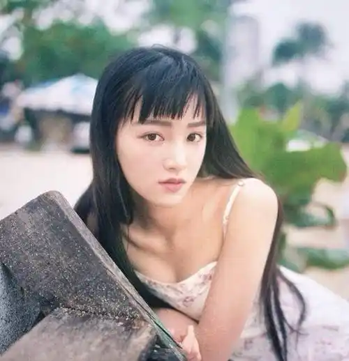 原创武大校花黄灿灿晒照双马尾被吐槽俗气毕业后灵气全无