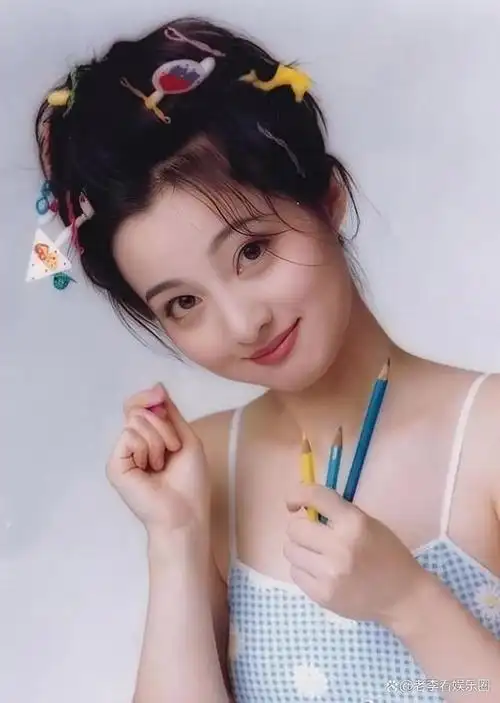 方芳摇了一辈子的太阳,也摇进了无数少男的心