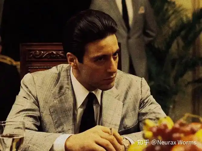 教父里面麦克柯里昂后来为什么对妻子很冷淡