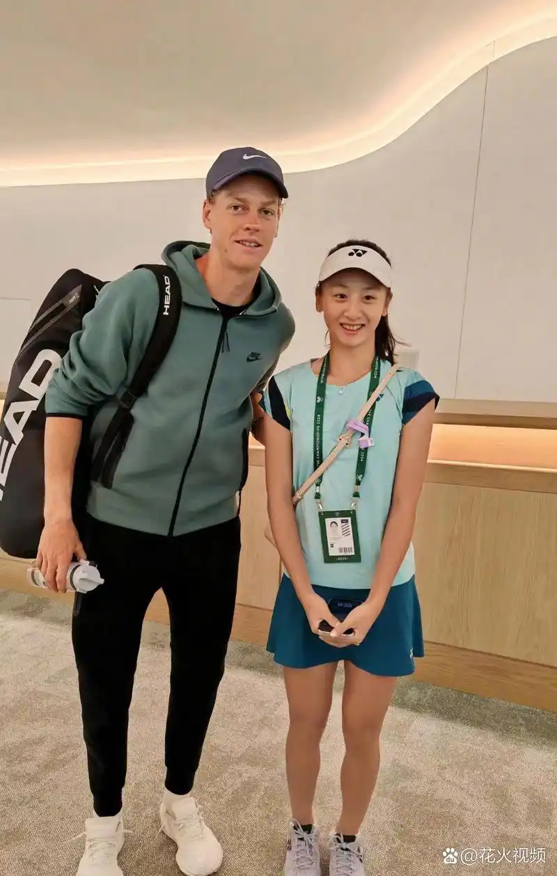 田雨橙不仅继承了父亲田亮的颜值,更是遗传了他的运动天赋.