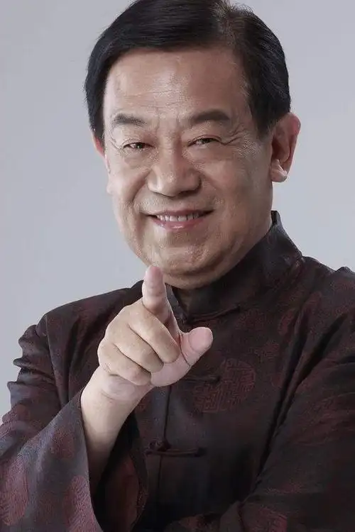 内地影视演员 高明广告代言费:200万元/两年 高明肖像使用费:100万元