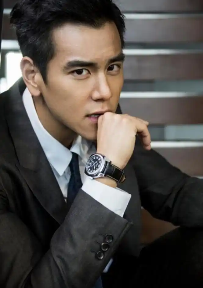 彭于晏胡歌就不用说什么了吧,国内最受欢迎的男演员,靠着仙剑火起来了