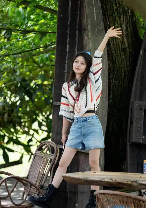 学生党看过来,跟着赵今麦学穿搭,青春洋溢还有少女感_年龄_绿色_女孩