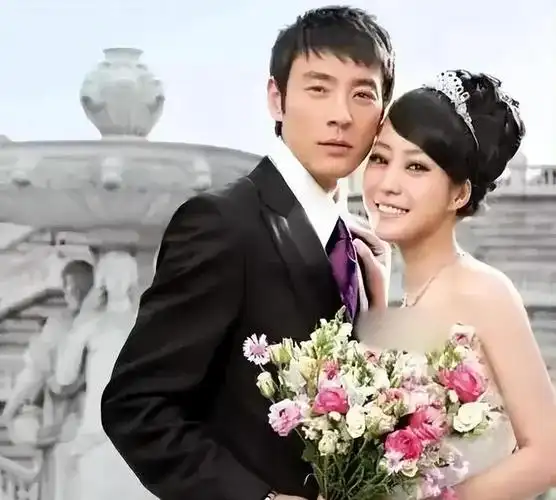 郝蕾和刘烨离婚后独自一人养育双胞胎儿子如今怎么样了