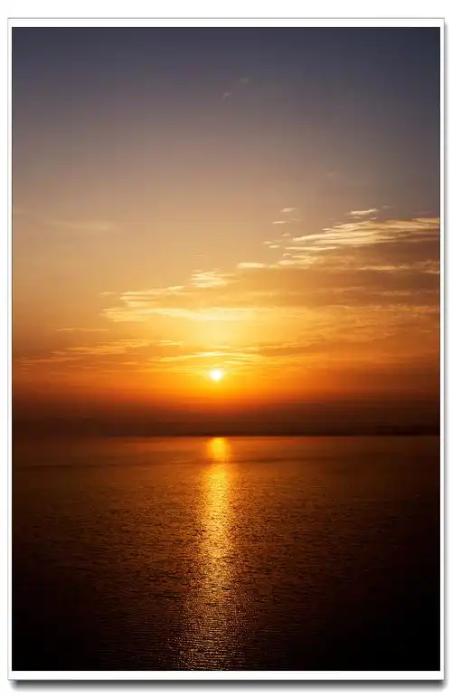 初次拍日出,还请大侠指点,不太懂后期,随便弄了下~--蜂鸟论坛照片套图