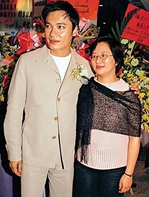 罗嘉良前妻方敏仪20年陪伴难敌分隔两地拿4千万财产与子相伴