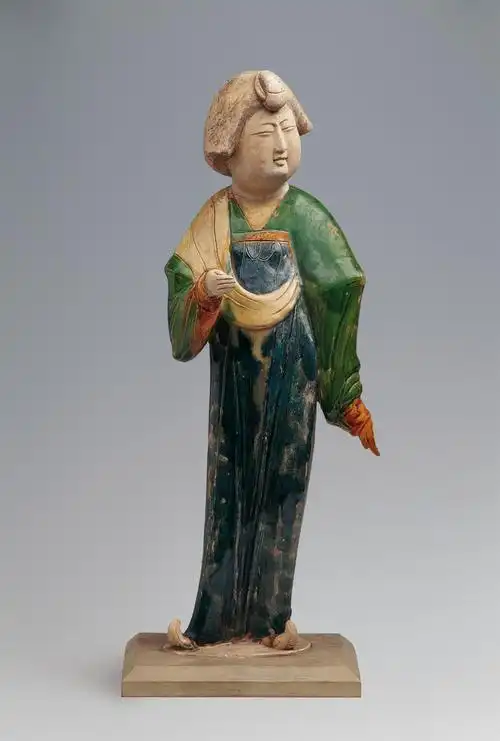 唐代三彩釉陶女俑高45.