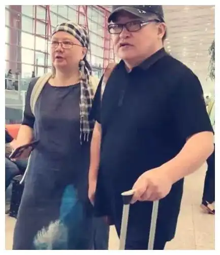 刘欢早年与妻子的合影, 如今仍然恩爱如初,只是感叹岁月|刘欢|卢璐