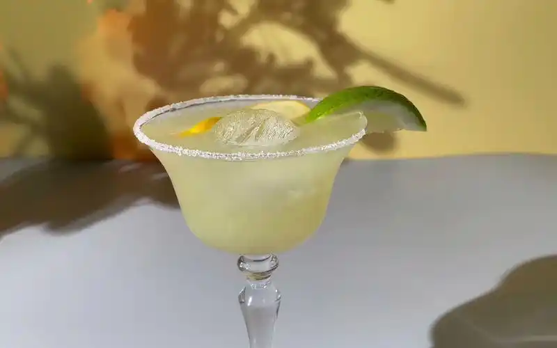 喝喝喝喝不腻的经典鸡尾酒~玛格丽特,加入金桔,大桔大利!