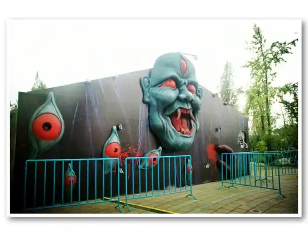 欢乐谷万圣节6大全新主题鬼屋挑战你的肾上腺感官鬼屋—血咒空间,邪降