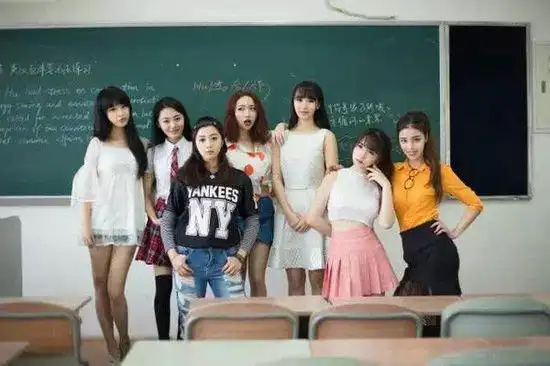 广外2011播音系毕业照曝光 高颜值校花盘点