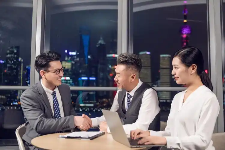 职场里一个人成长进步的最慢方法就是一味地只知道干工作