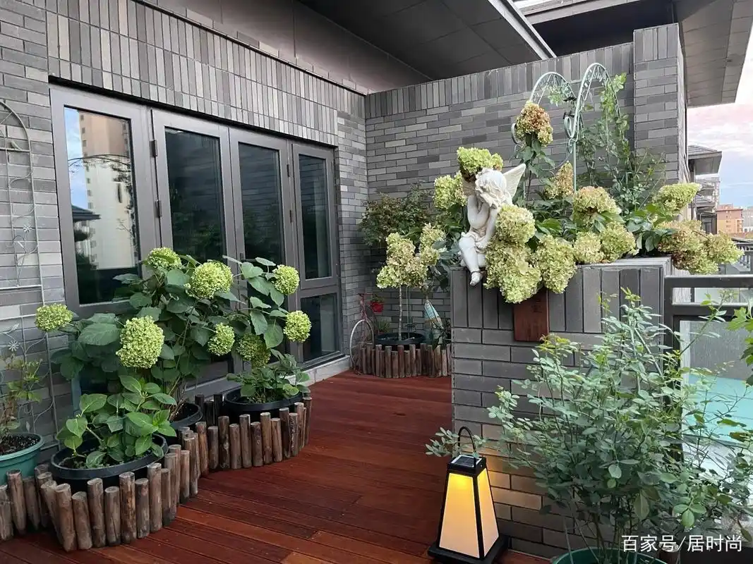 花2万元,改造25㎡别墅露台,这么漂亮的屋顶花园,有撩到你么?