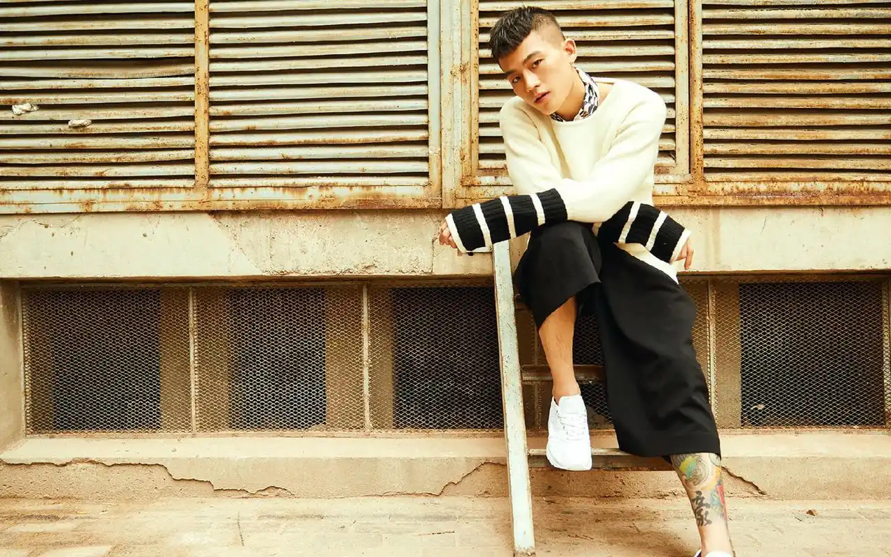 欧豪时尚街拍搞笑写真电脑桌面壁纸高清大图预览1920x1200_大陆明星