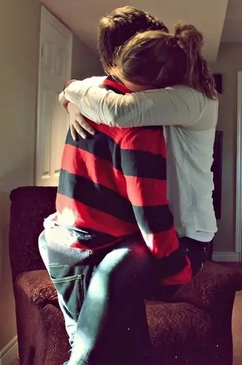 我要赶在雪融化之前 热情地拥抱你 并大声告诉你 我想和你永远在一起