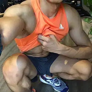 肌肉男开箱头像