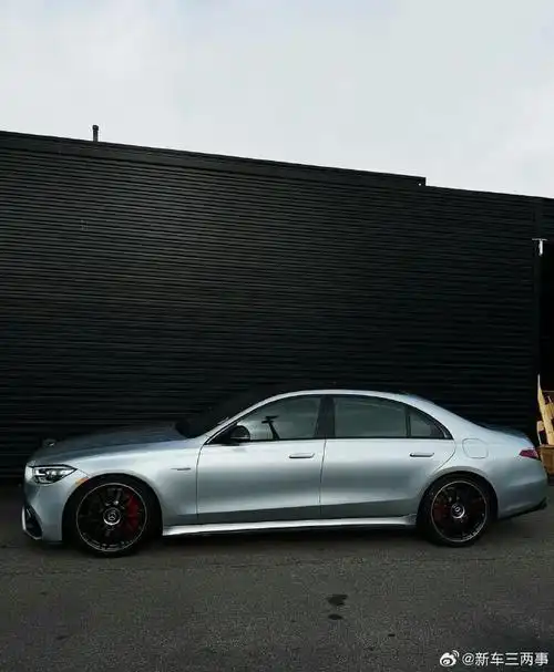 车评精选#【梅赛德斯-amg s63 e performance】豪华与性能的完美胶舷