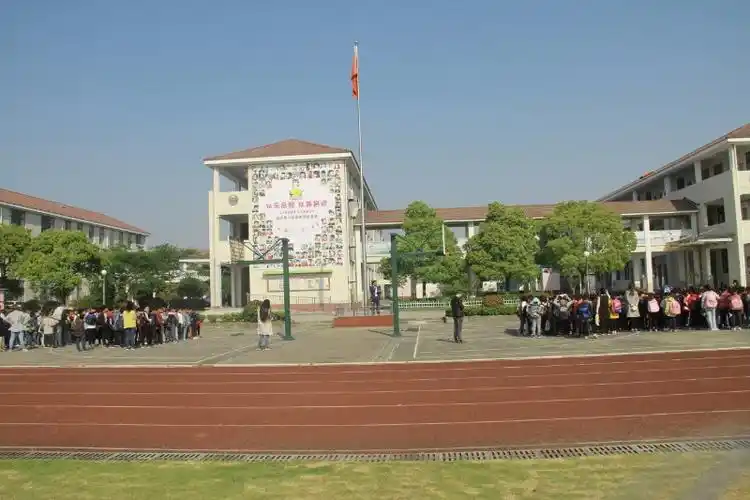 图影小学开展地震应急疏散演练活动 - 长兴教育资源公共服务平台