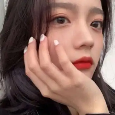 真人头像18岁女生照片同一个人10张