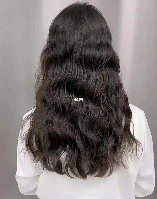 秋冬中长发烫发发型