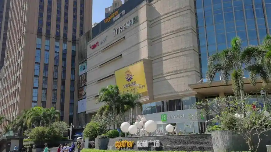 广州琶洲新村保利广场商场内部规模豪大装修气派人流量浩大