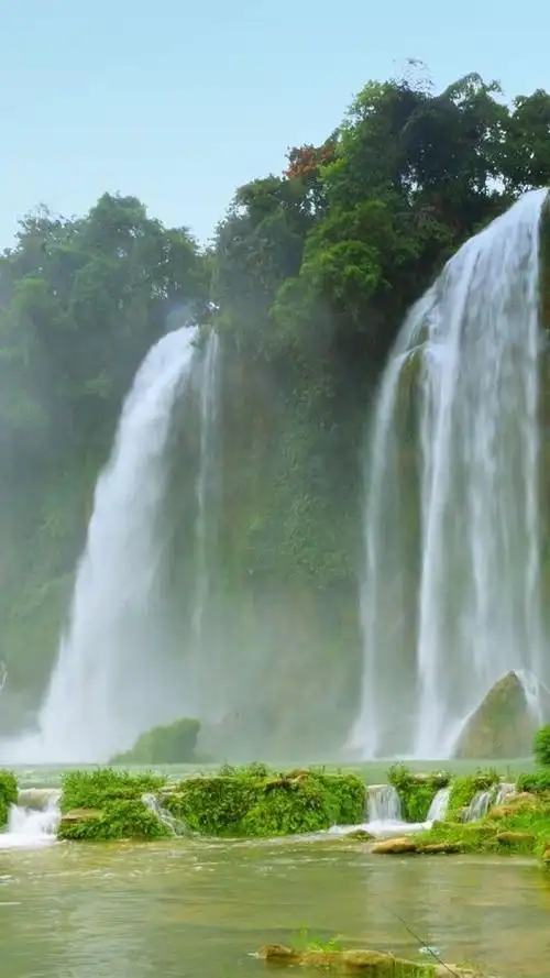 美丽的瀑布,风景秀丽 iphone 壁纸