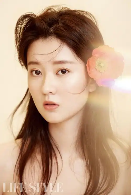 p>乔欣,1993年11月23日出生于黑龙江省哈尔滨市,中国内地女演员,毕业