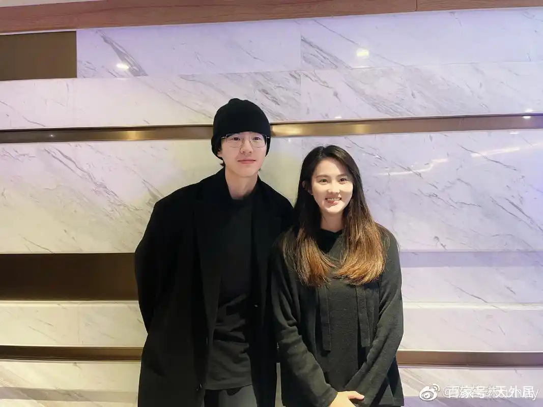 中国奥运5金王晒追星成果,28岁至今单身,被问:是你男友吗?