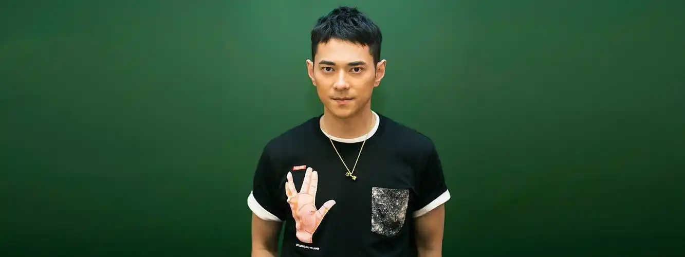 主持人李晨晒照宣布二胎儿子出生喜讯再添一子