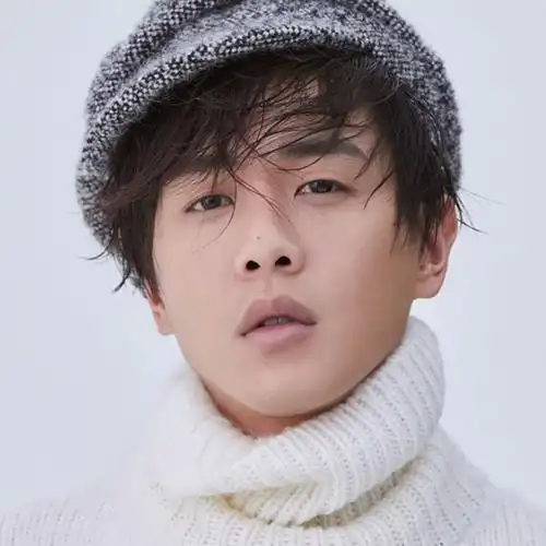 张若昀文艺写真图片_微信头像男图片_扣扣居