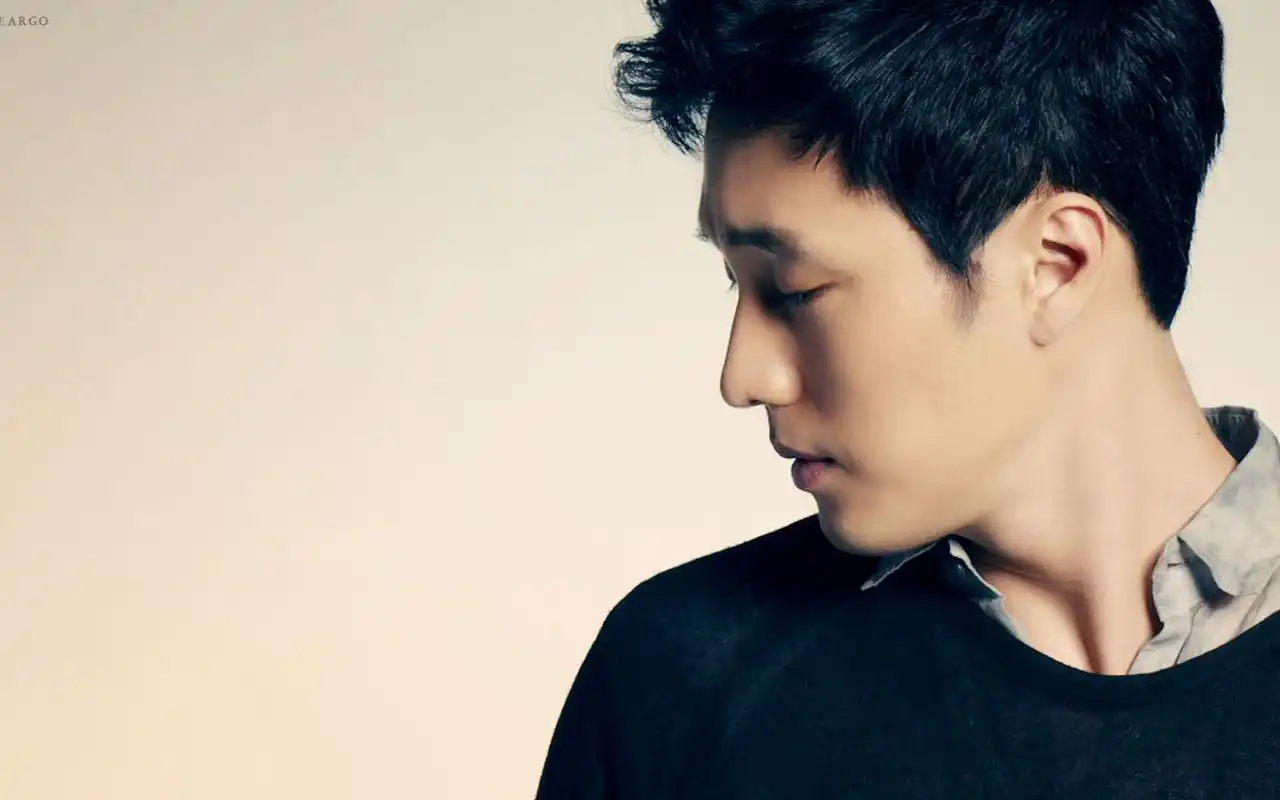 韩星苏志燮写真高清桌面壁纸