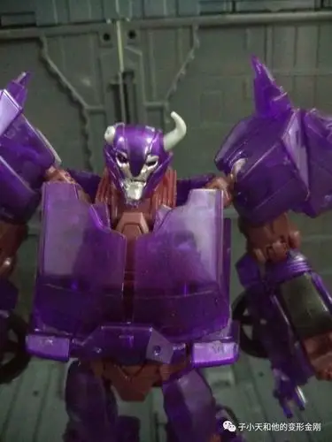 【评测分享】子小天:赫兹评测《tfp日版初版丧尸飞过山》(变形金刚版