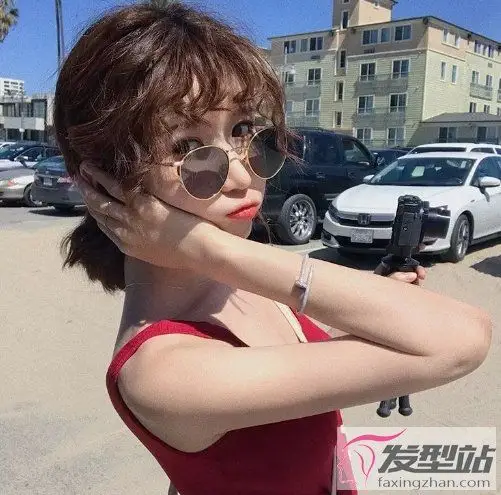 女生刘海怎么烫卷好看 卷刘海俏皮可爱提高时髦值