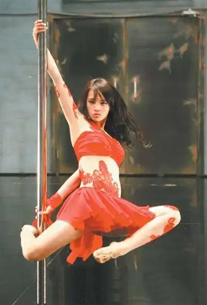 蔡依林《特务j》明日发行 共58跟管道震撼推出