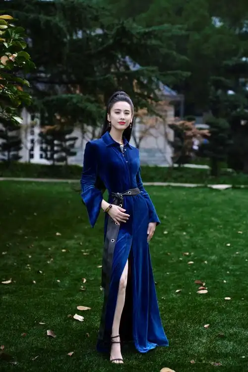 黄圣依惊艳亮相上海时装周-三湘都市报