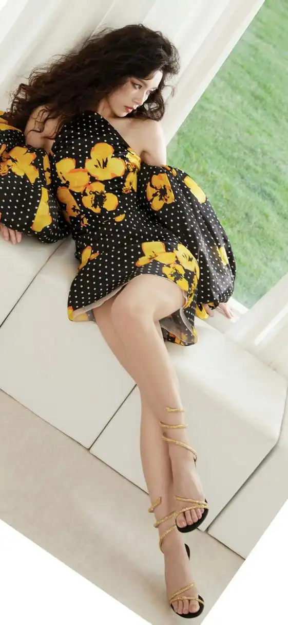 文咏珊旧照!可咸可甜的御姐一枚 这样的大长腿,就问你爱不爱?