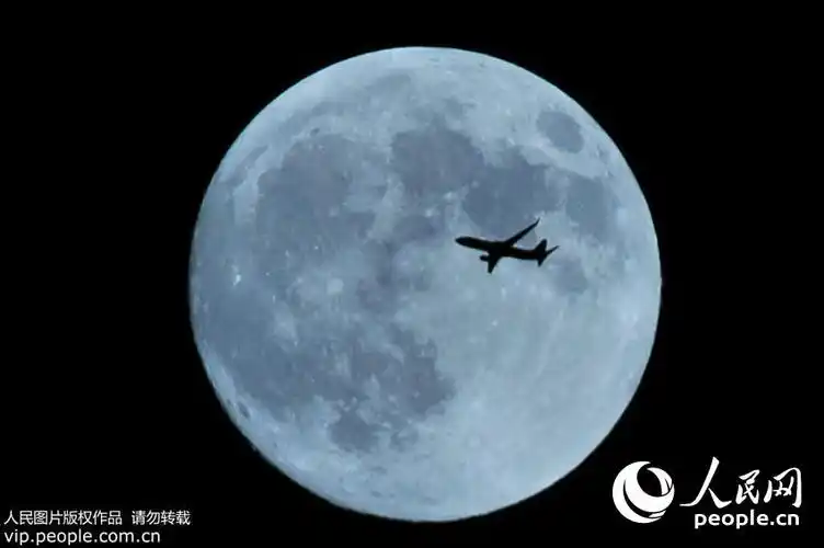 月是故乡明 中秋夜各地网友实拍"超级月亮"【12】