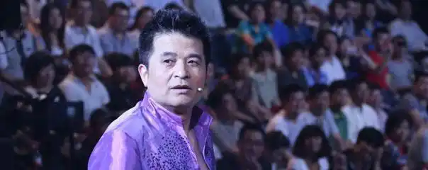 为老毕,而后来因为和赵本山合作的小品,毕福剑在其中扮演的角色是姥爷