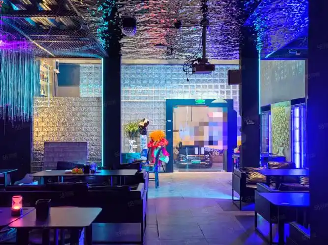 碧桂园清吧酒吧转让临街门面上下两层停车方便,娄底娄星市中心商铺