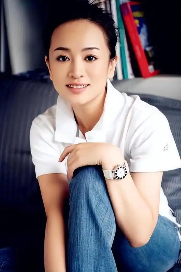 演员涓子:当红时低调嫁圈外丈夫,婚后连生两子,如今怎样了?