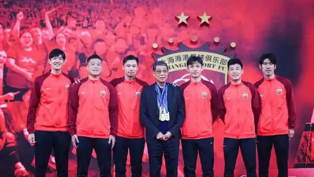 从卡塔尔到美加墨崇明岛弟子占国足首发半壁江山他才是国足隐身总教练