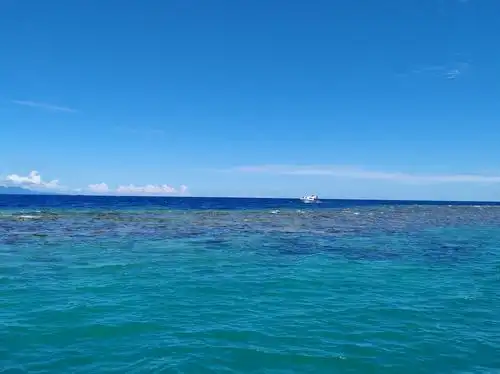 旅行笔记#到了海中央才知道,原来海的颜色是深蓝色