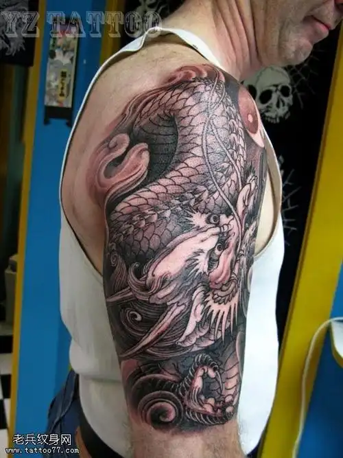 好看的胳膊披肩龙纹身图案