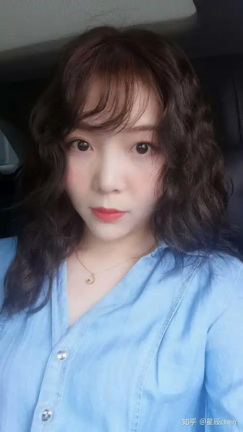 头发又少而且还细软应该弄什么发型?