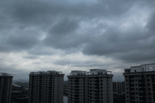 久未见阴天,这清凉,如初秋的雨
