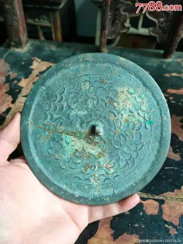 宋代花卉铜镜
